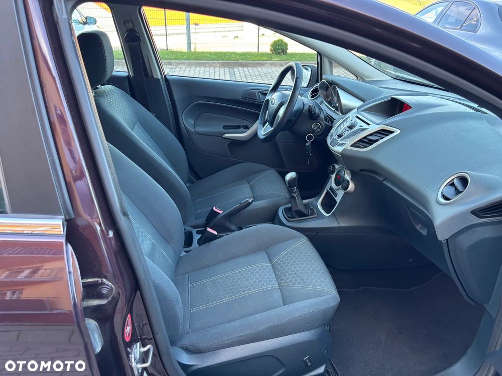 Ford Fiesta 1.25 Titanium EU5 - 23
