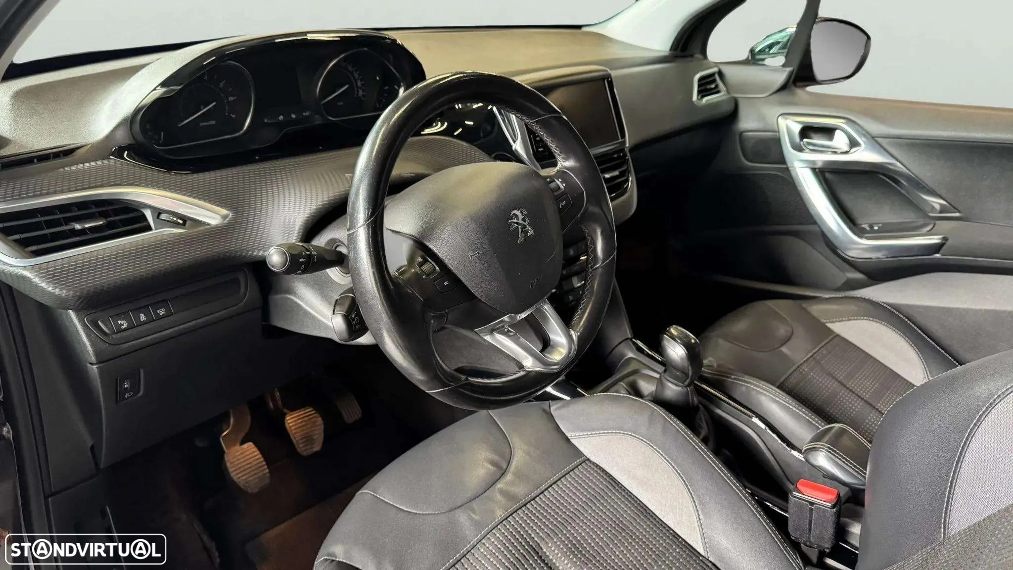 Peugeot 2008 1.2 PureTech Style - 11