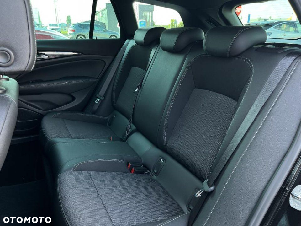 Opel Insignia - 14