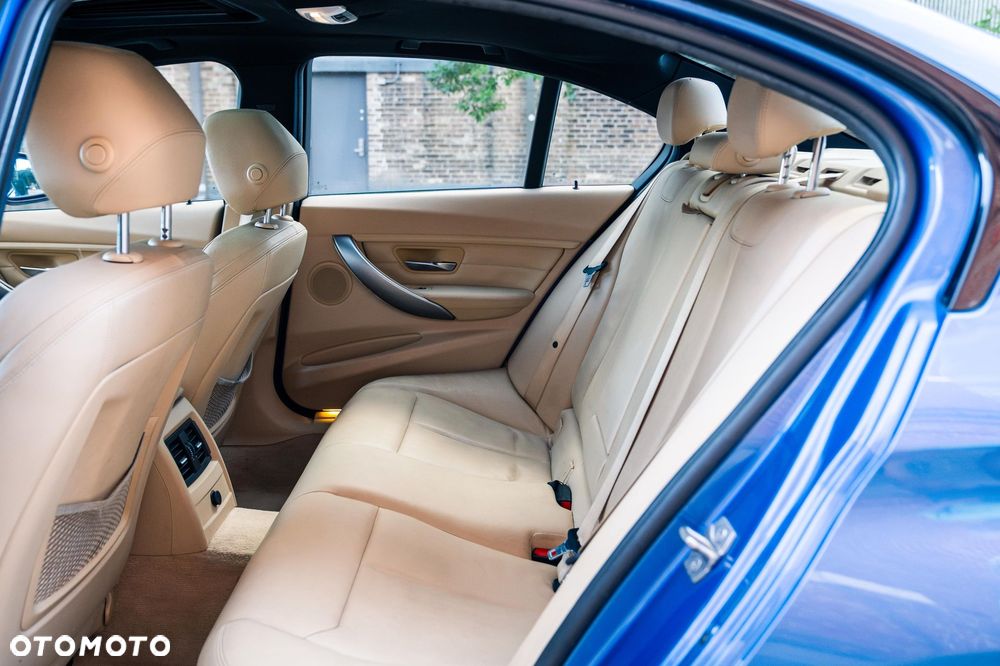 BMW Seria 3 328i - 20
