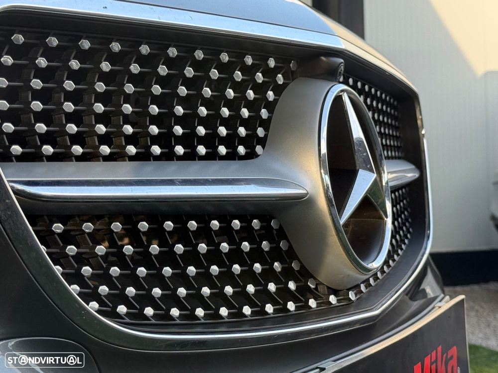 Mercedes-Benz E 220 d Coupe 9G-TRONIC AMG Line - 23