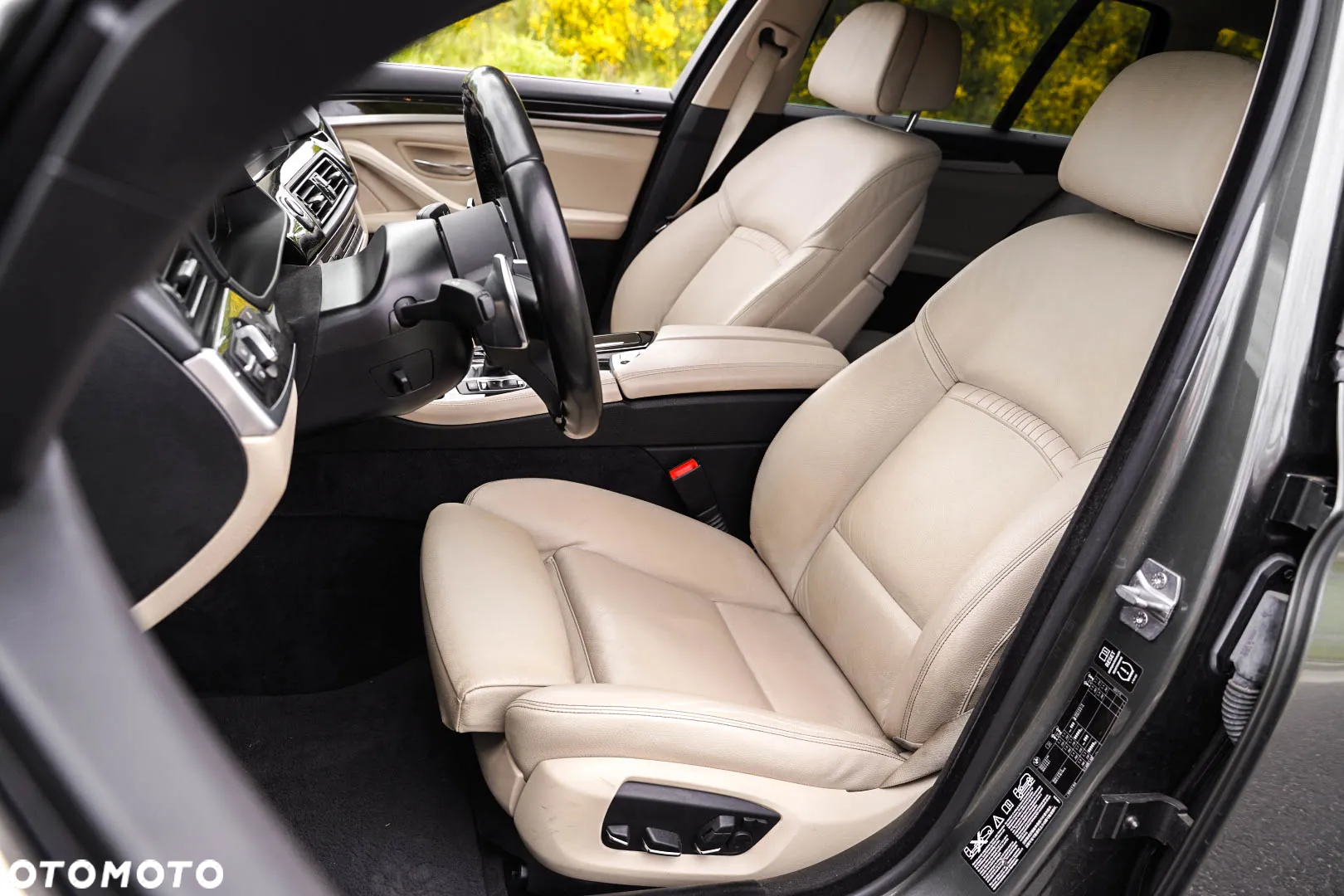 BMW Seria 5 535d xDrive - 24