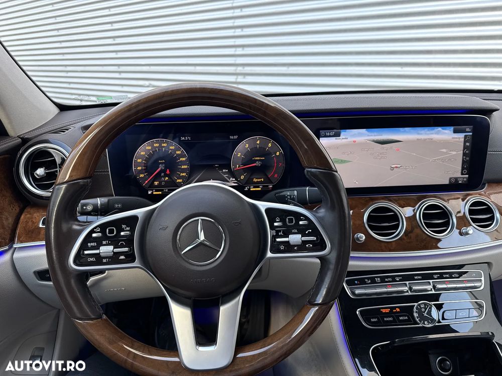 Mercedes-Benz E 200 4MATIC 9G-TRONIC Exclusive - 13