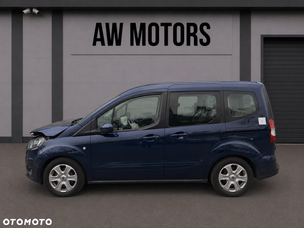 FORD TOURNEO COURIER 2017 *SAMOCHÓD NA CZĘŚCI* 6216 Blazer Blue MASKA, LAMPA, DRZWI, LUSTERKO, ZDERZAK, GRILL, BŁOTNIK, KLAPA, BELKA, DESKA, FOTELE, KANAPA, ĆWIARTKA KIEROWNICA, TARCZE, ZACISKI, ZAWIESZENIE, KOMPLETNY PRZÓD, KOMPLETNY TYŁ, LICZNIK, ZEGARY, PRAWE LEWE PRZÓD TYŁ - 3