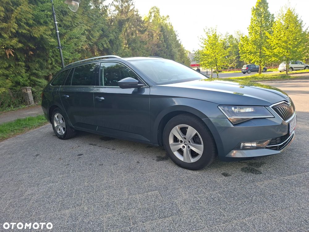 Skoda Superb 2.0 TDI SCR Style DSG - 9
