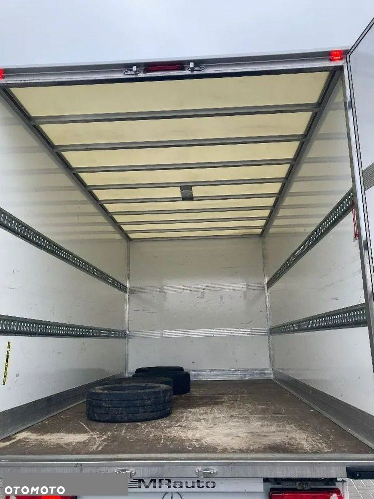 Mercedes-Benz Sprinter - 8