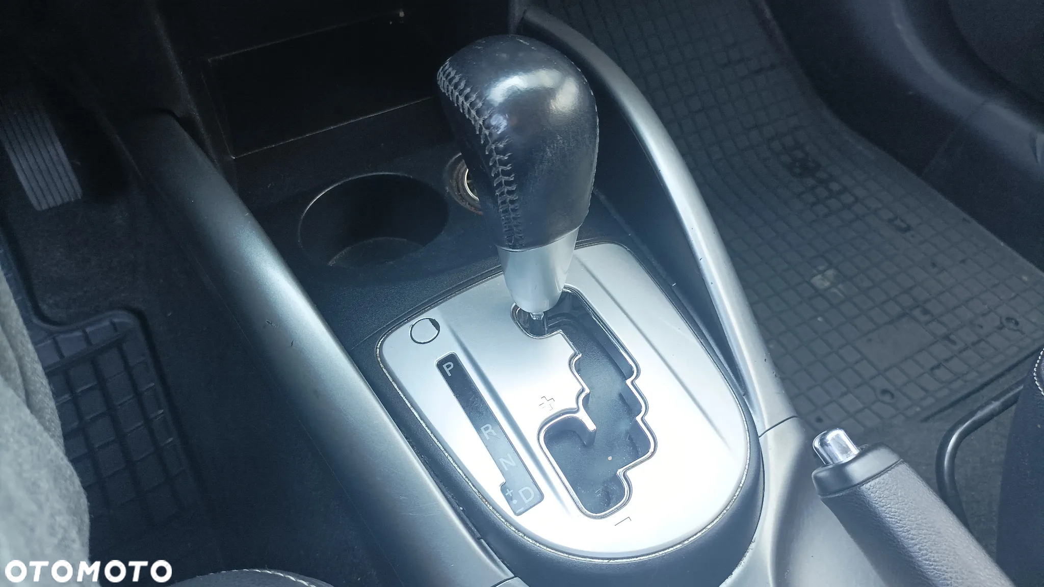 Mitsubishi Outlander 2.4 Intense + CVT - 20