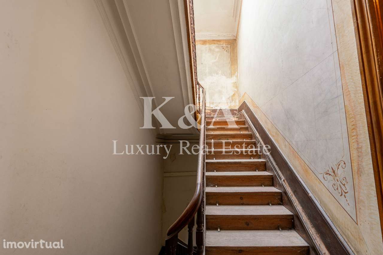 Moradia para recuperar na zona de Serralves. - Grande imagem: 2/13