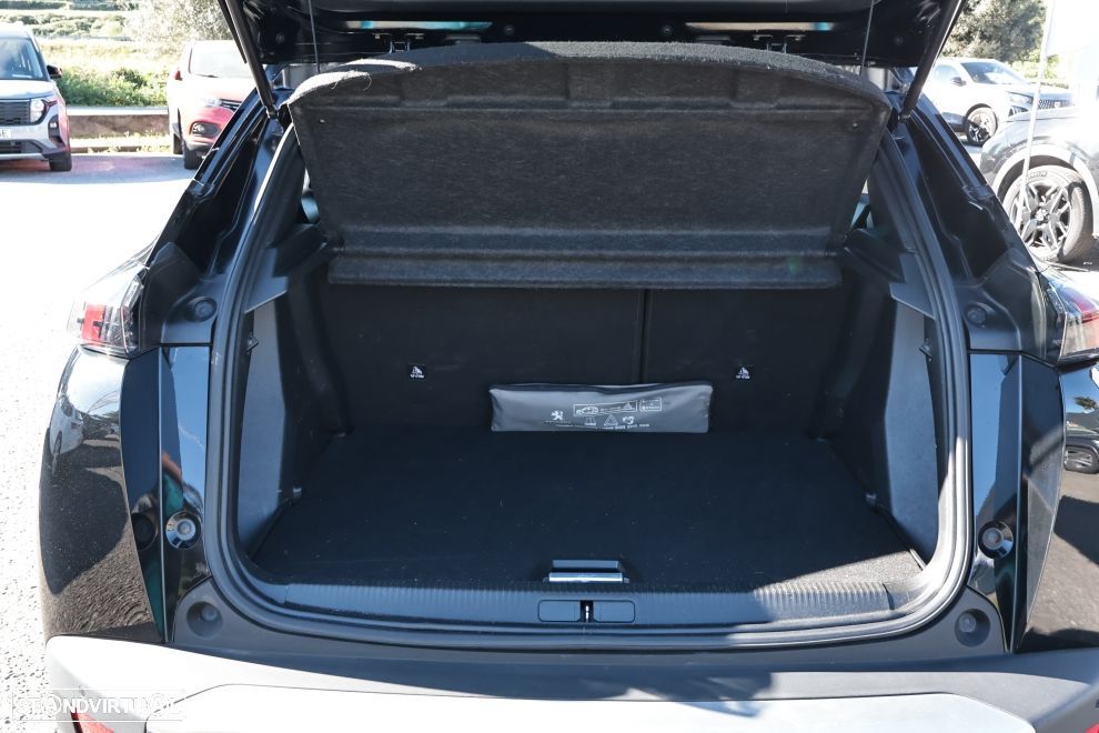 Peugeot 2008 1.2 PureTech Allure Pack EAT8 - 20