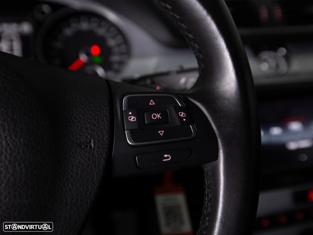 VW Passat CC - 13