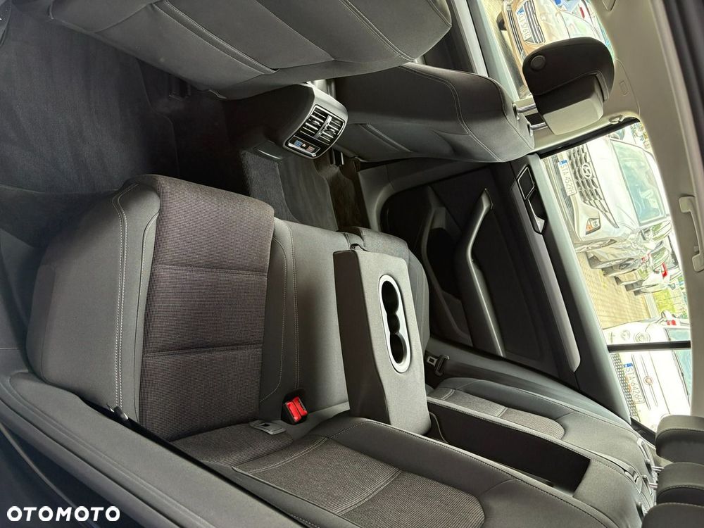 Volkswagen Passat - 16