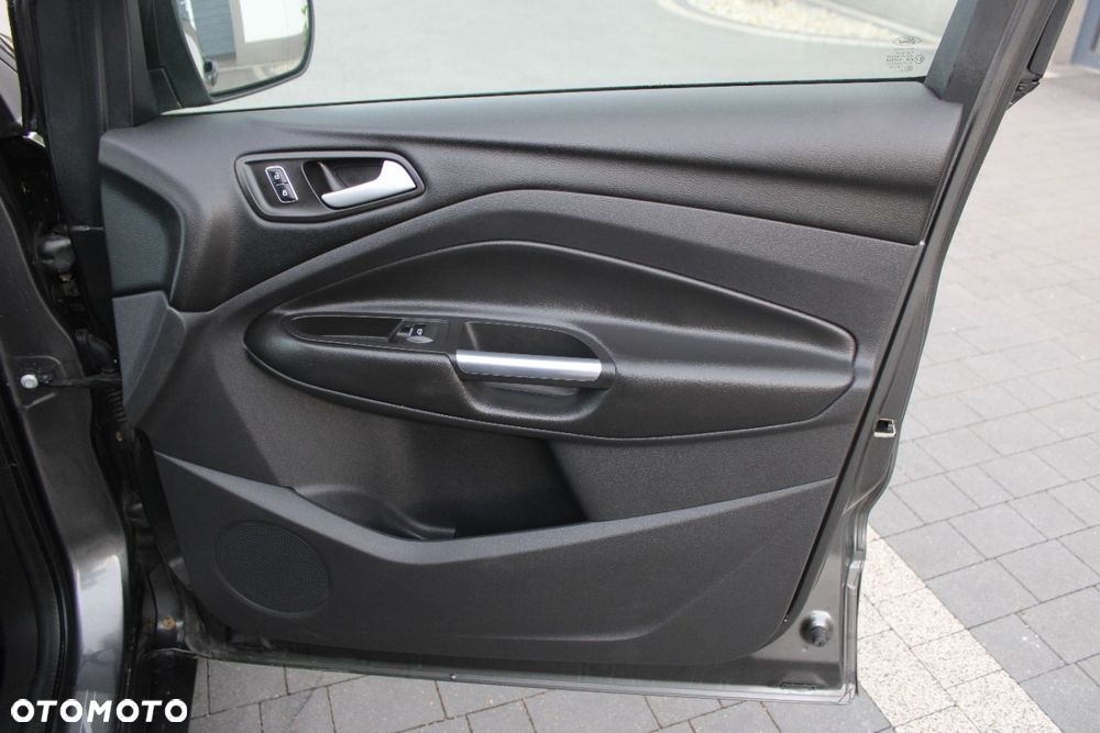 Ford Kuga - 28