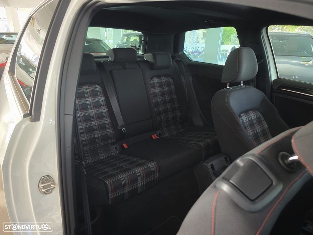 VW Golf 2.0 TSi GTi DSG - 8