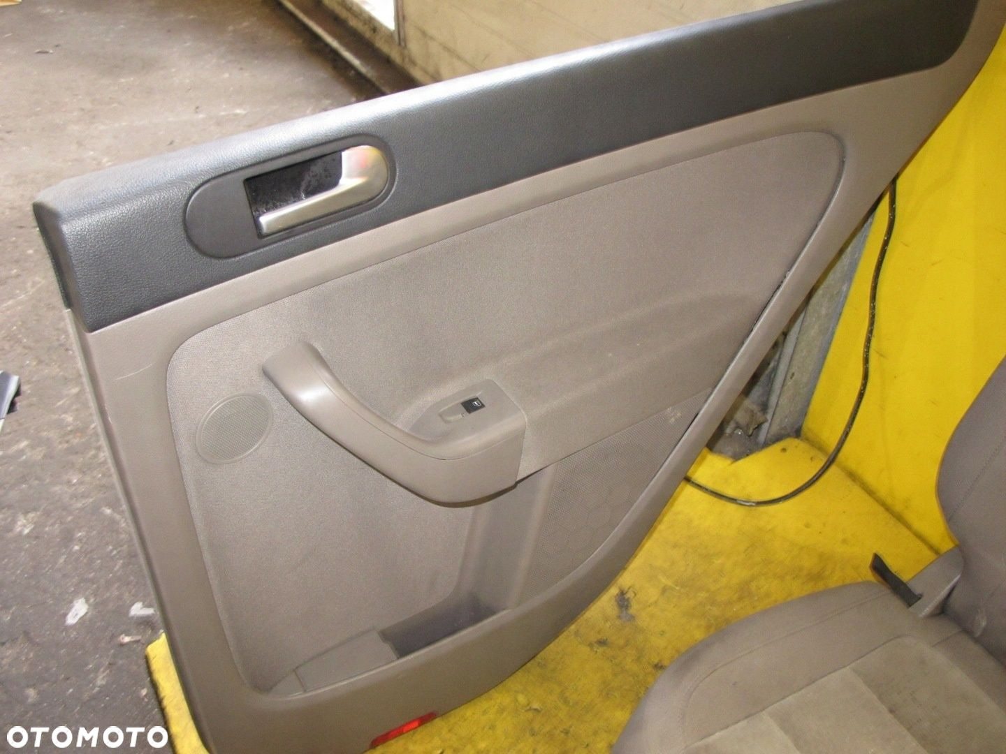 VW GOLF PLUS FOTELE KANAPA BOCZKI DRZWI KPL EU - 14