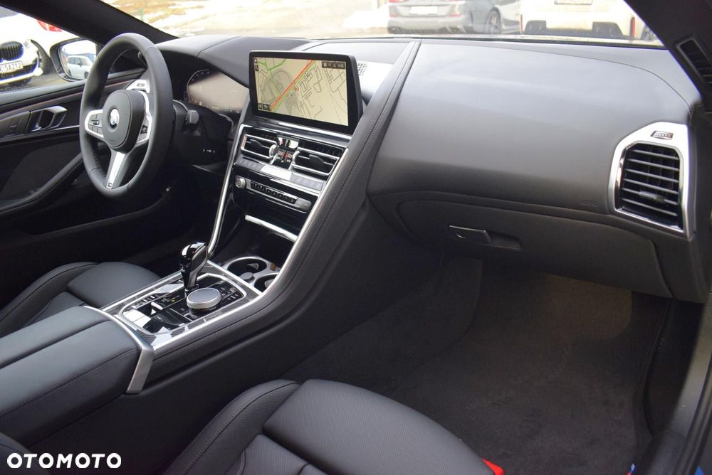 BMW Seria 8 - 15