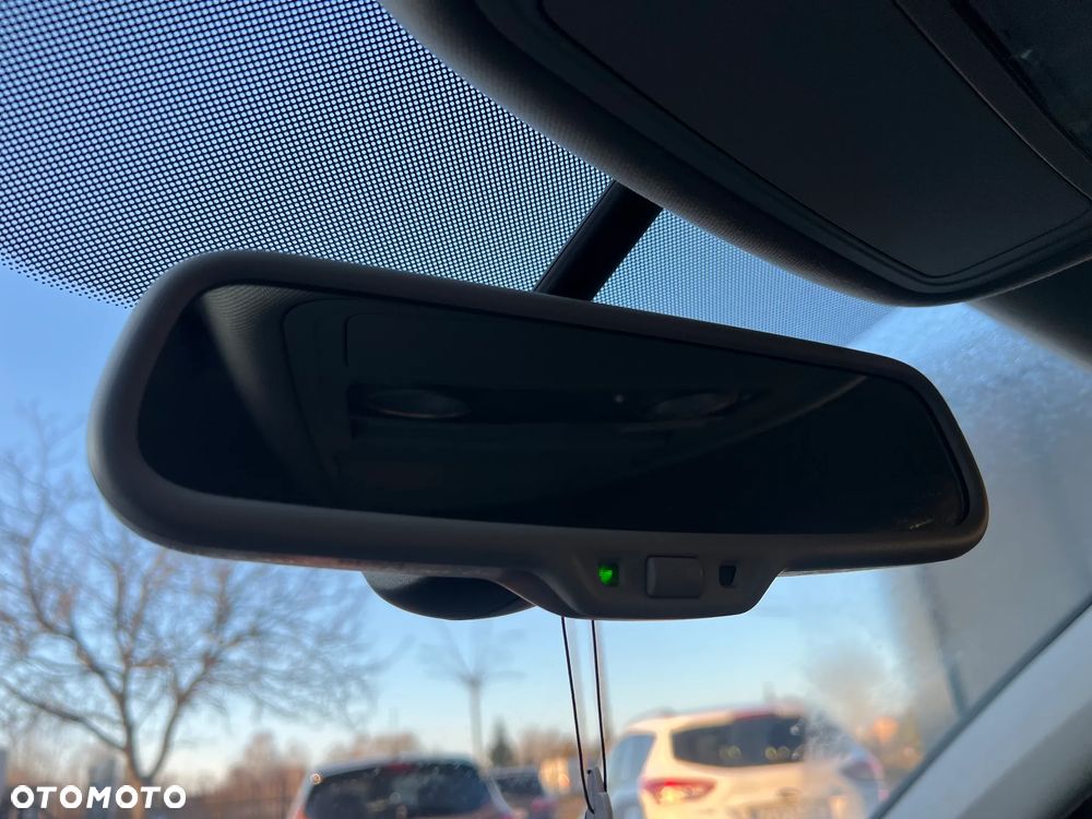 Volkswagen Touran 1.6 TDI DPF BlueMotion Technology Comfortline - 25