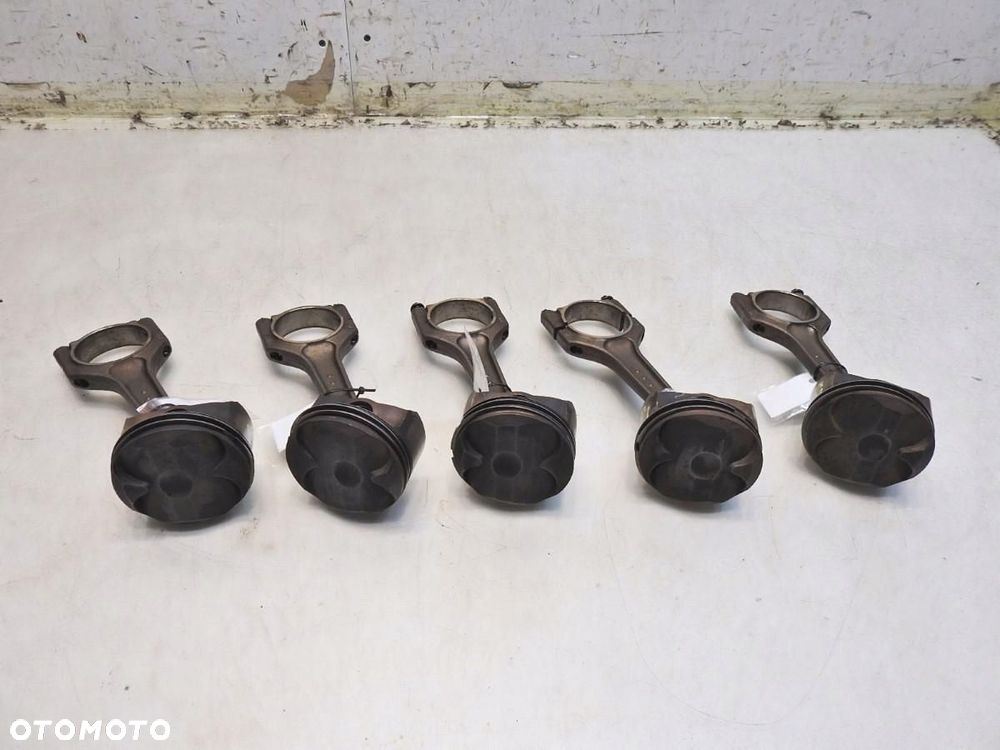 TŁOK KORBOWÓD BMW E61 2.5i - 4