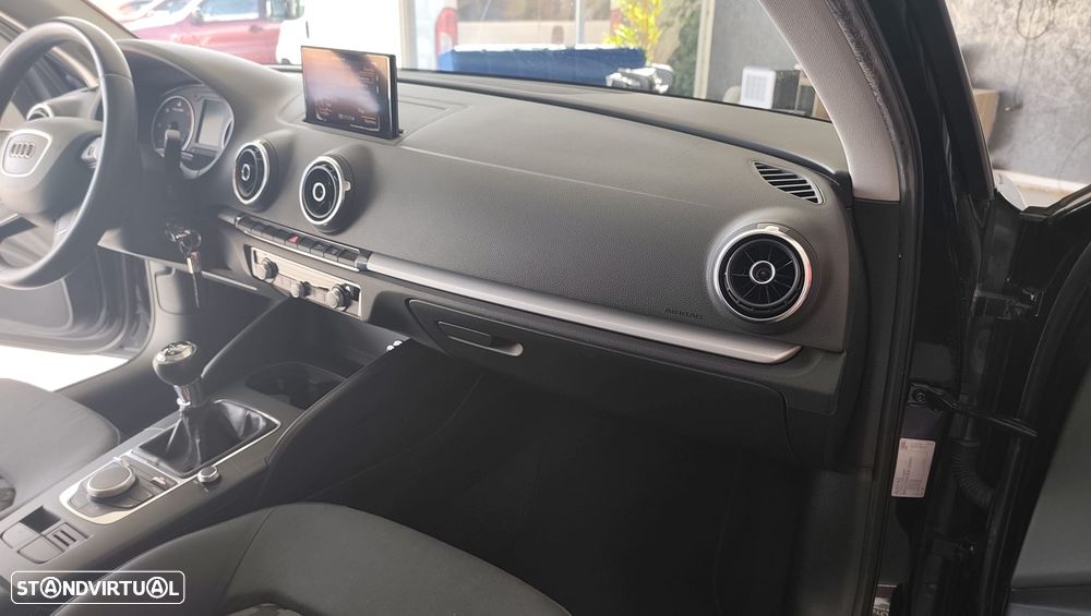 Audi A3 Sportback 1.6 TDI Attraction - 18