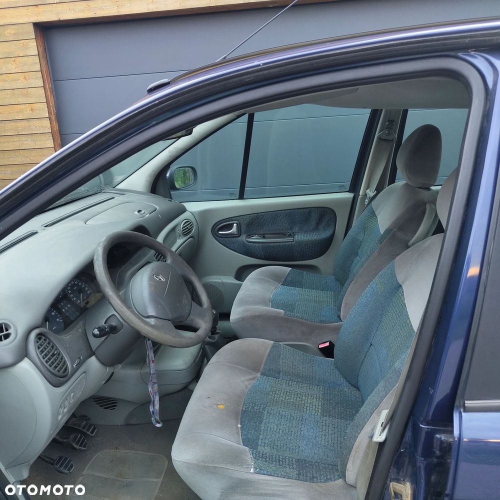 Renault Scenic 1.4 16V Family - 6