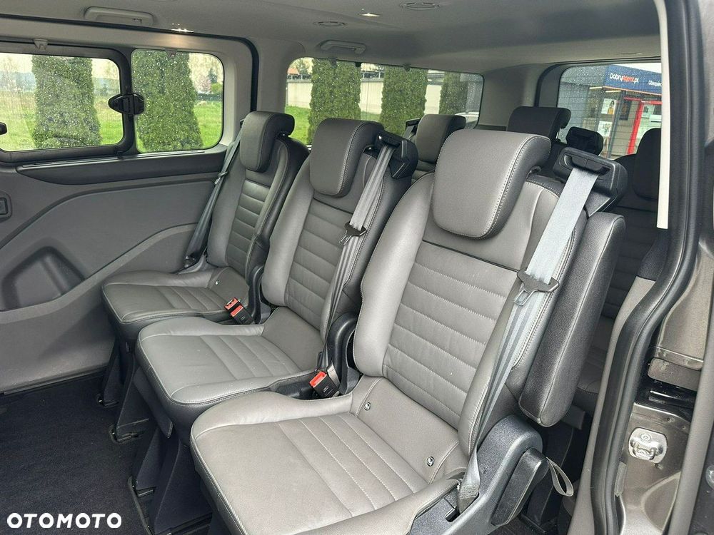 Ford Tourneo Custom - 16