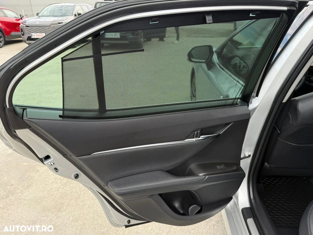 Toyota Camry 2.5 Exclusive - 26