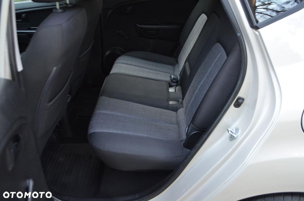 Kia Venga - 18