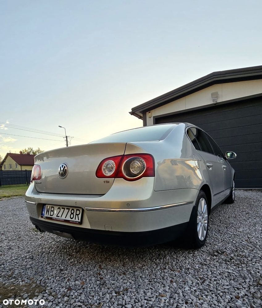 Volkswagen Passat 1.8 TSI Comfortline - 9