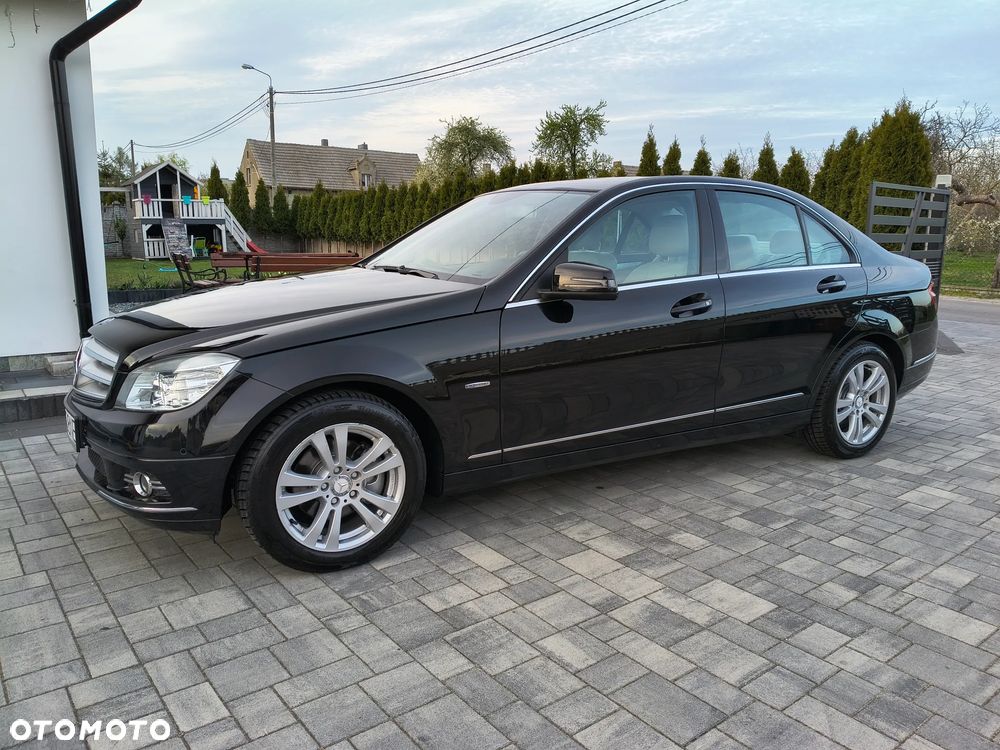 Mercedes-Benz Klasa C 180 Kompressor BlueEFFICIENCY Avantgarde - 29