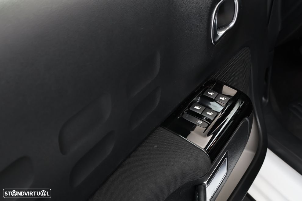 Citroën C3 1.2 PureTech Shine EAT6 - 23