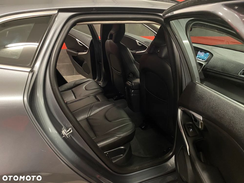 Volvo V40 D2 Linje You - 24