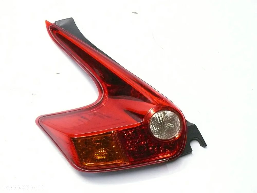 LAMPA TYLNA LEWA NISSAN JUKE 2010 2014 EU