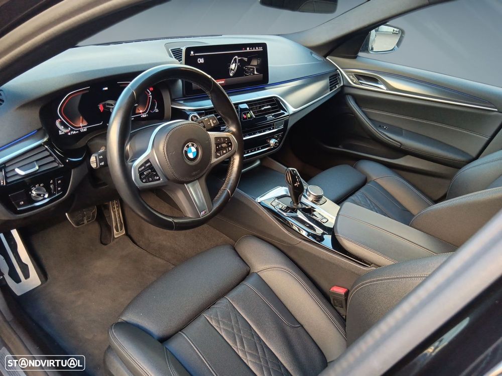 BMW 520 d Pack Desportivo M Auto - 11