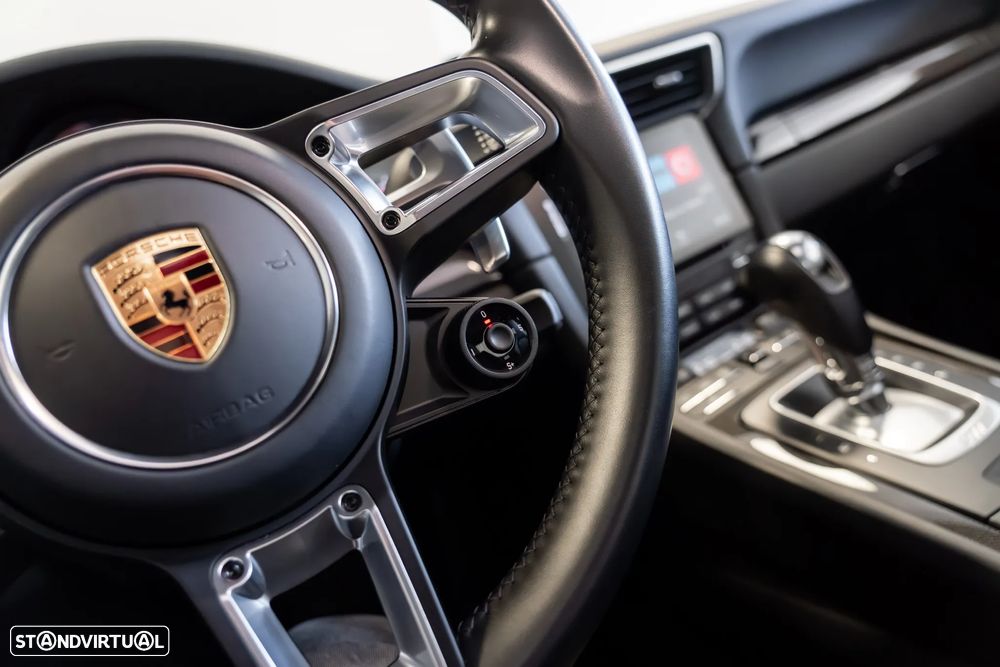 Porsche 911 (991) Turbo PDK - 16