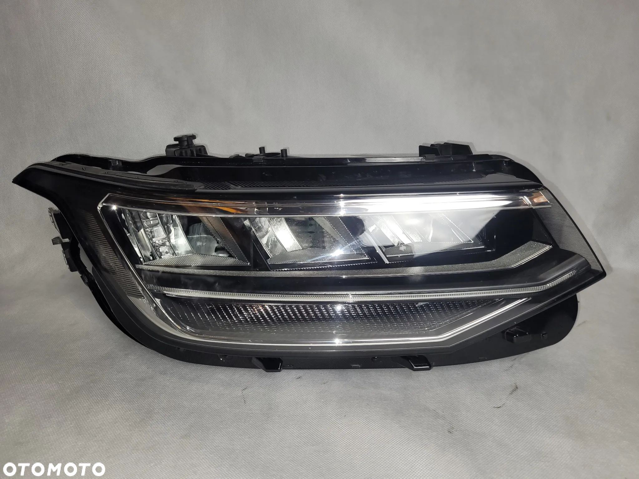 VW TIGUAN II -LAMPA PRZEDNIA PRZÓD FULL LED - 8