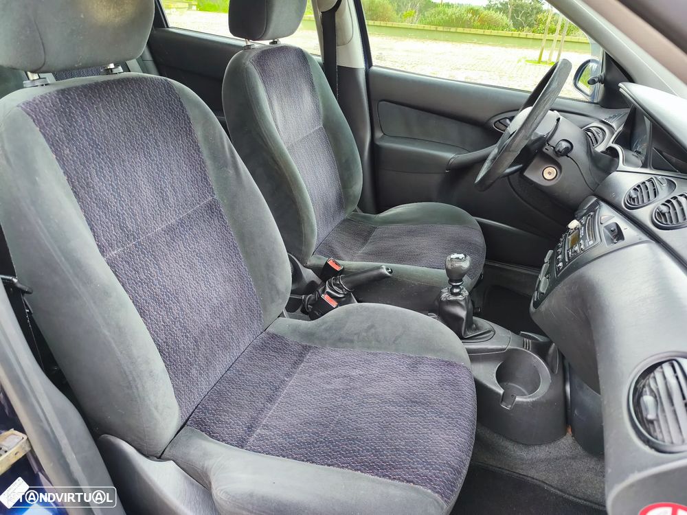 Ford Focus SW 1.8 TDdi Ghia - 10