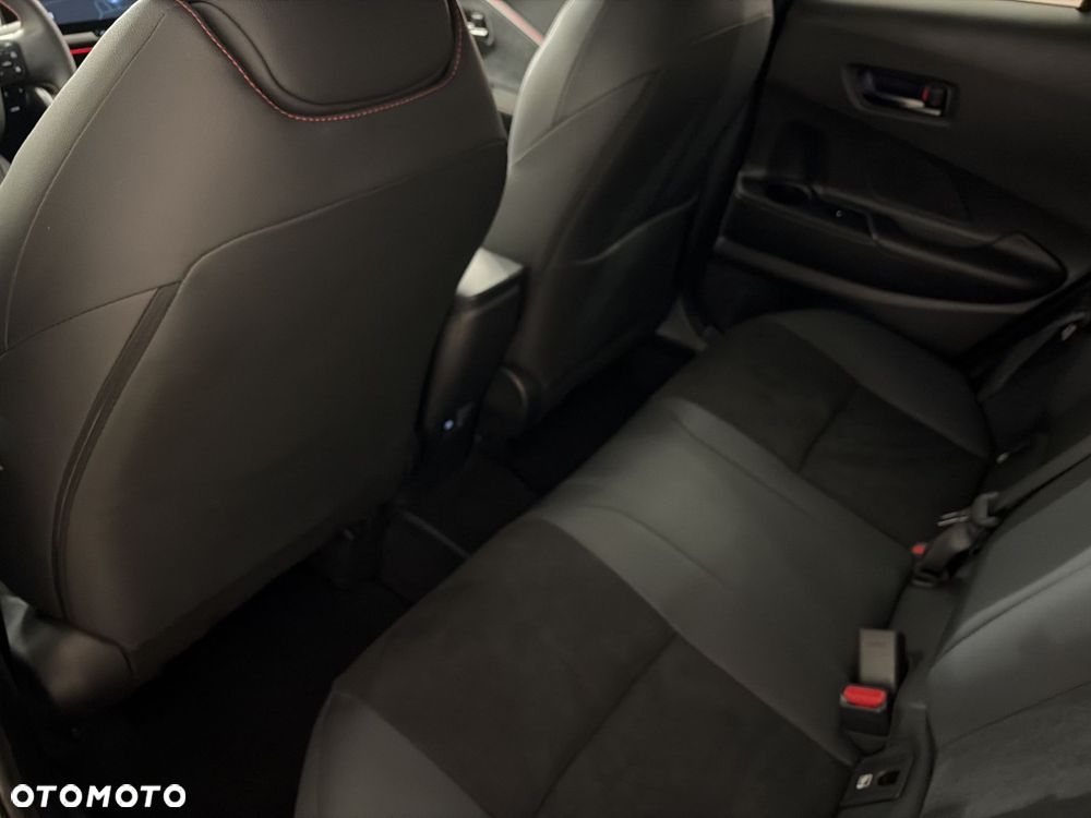 Toyota C-HR - 11
