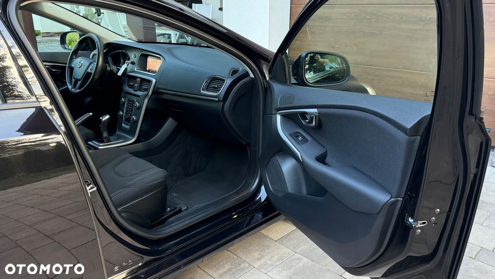 Volvo V40 - 23