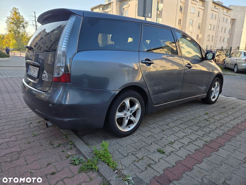 Mitsubishi Grandis - 2