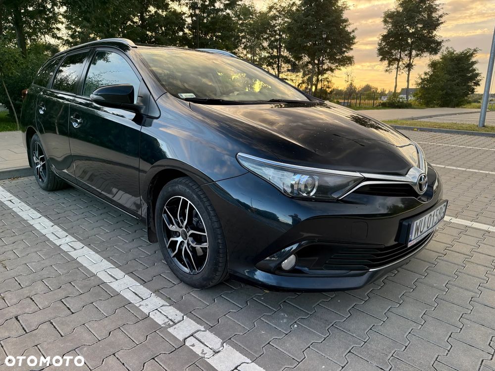 Toyota Auris 1.6 Premium - 2