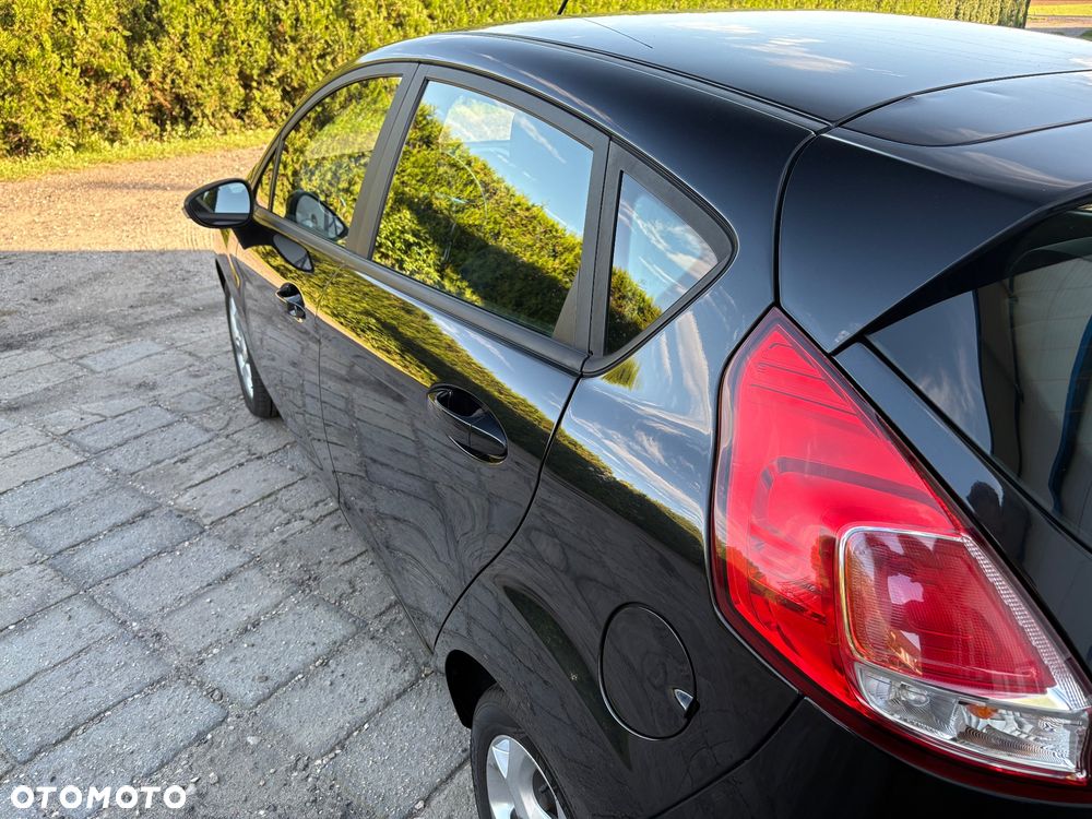 Ford Fiesta - 25