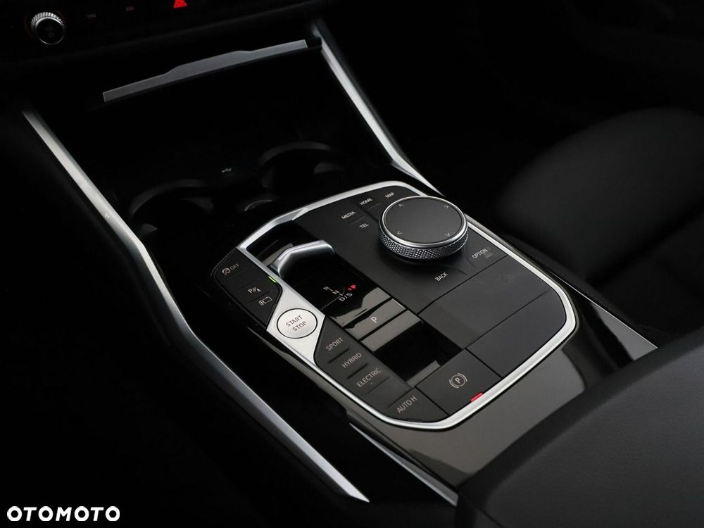 BMW Seria 3 320e PHEV xDrive - 33