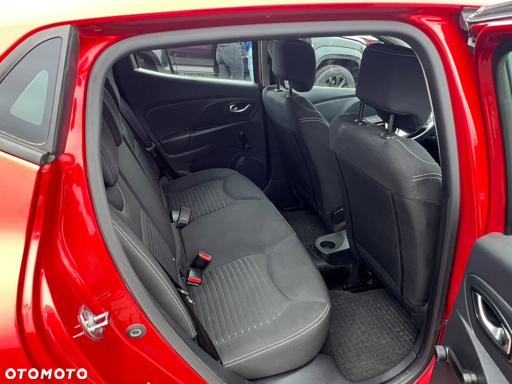 Renault Clio 1.2 16V 75 Life - 23