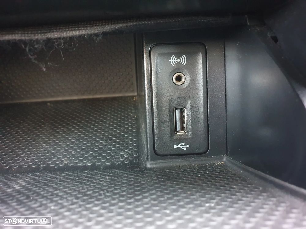 VW Golf Variant 1.6 TDi BlueMotion Confortline - 31