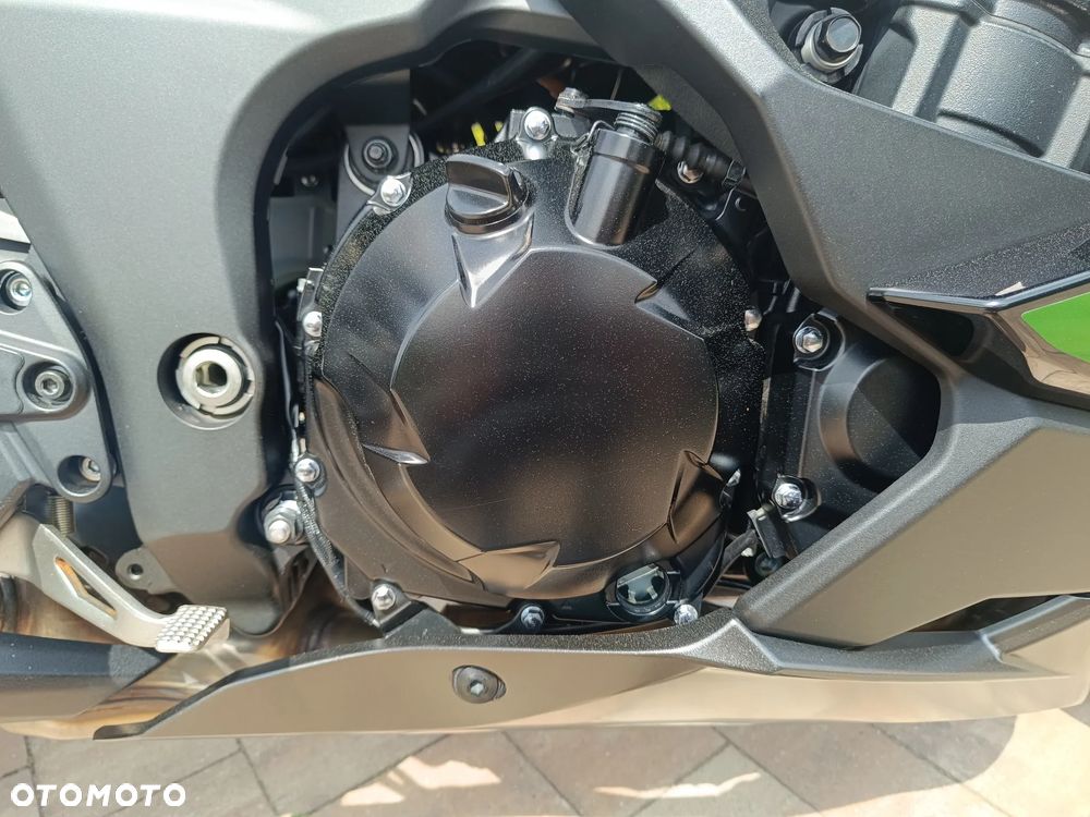 Kawasaki Ninja 1000 SX - 26