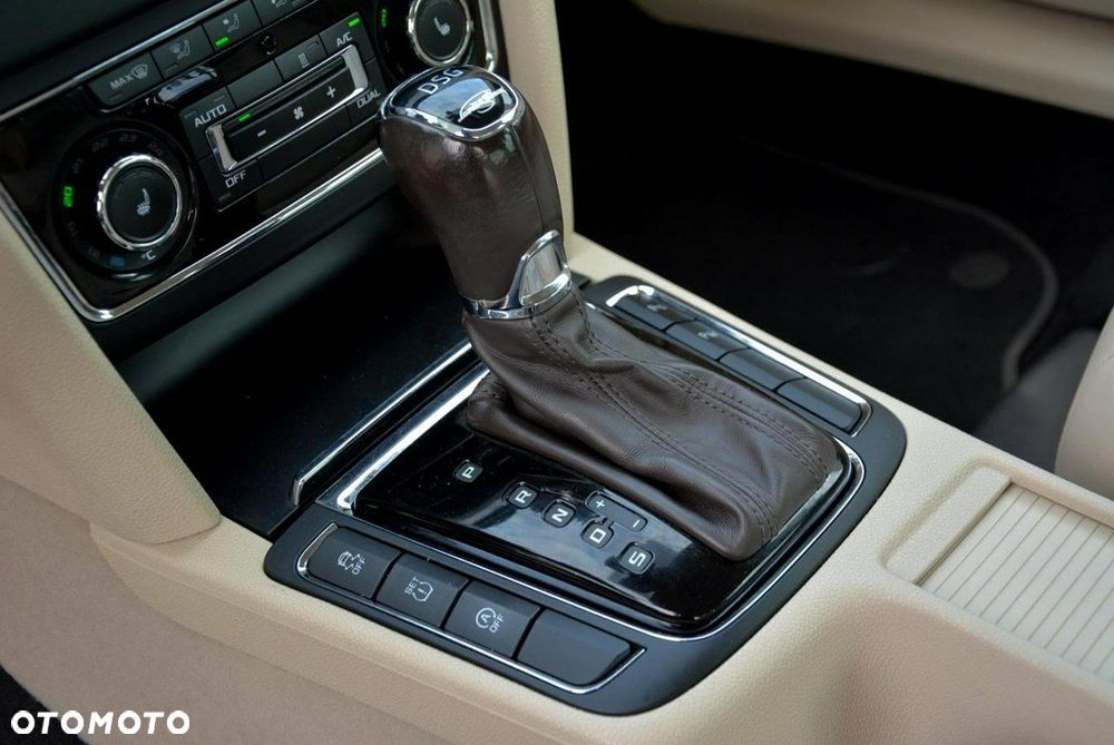 Skoda Superb 2.0 TDI DSG L&K - 33