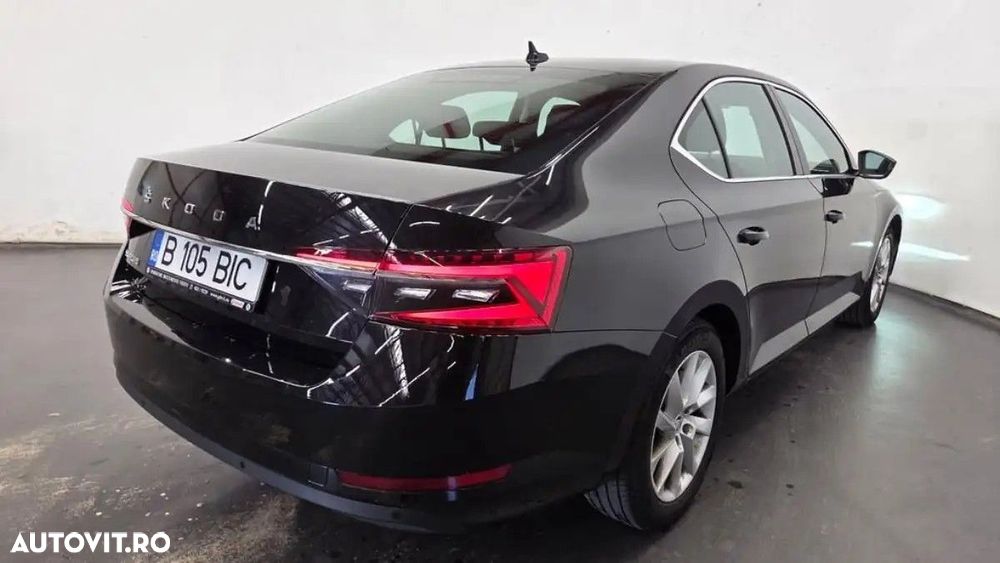 Skoda Superb 2.0 TDI DSG Ambition - 15