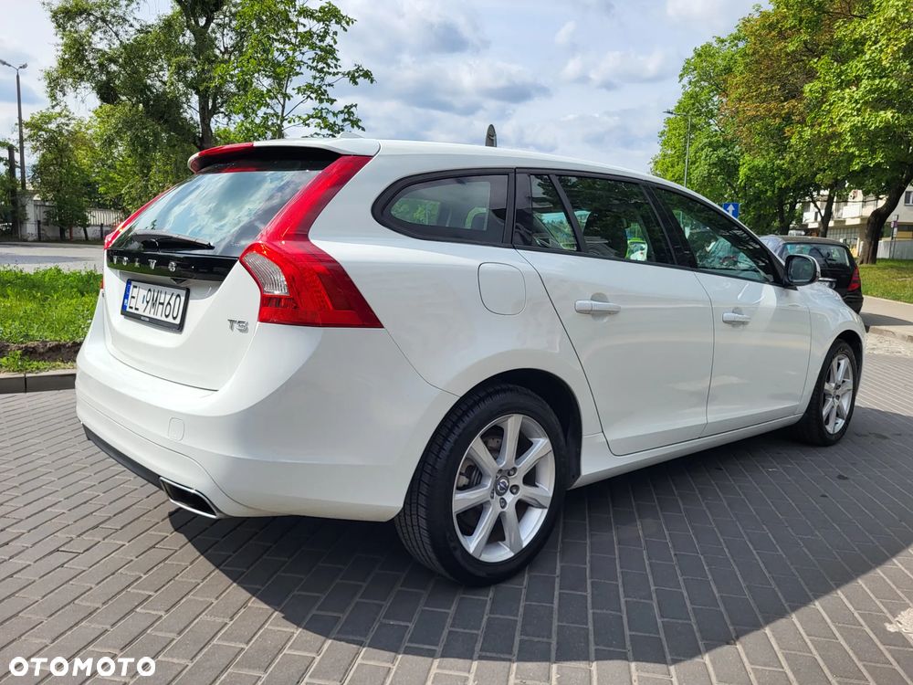 Volvo V60 T5 Geartronic Momentum - 28