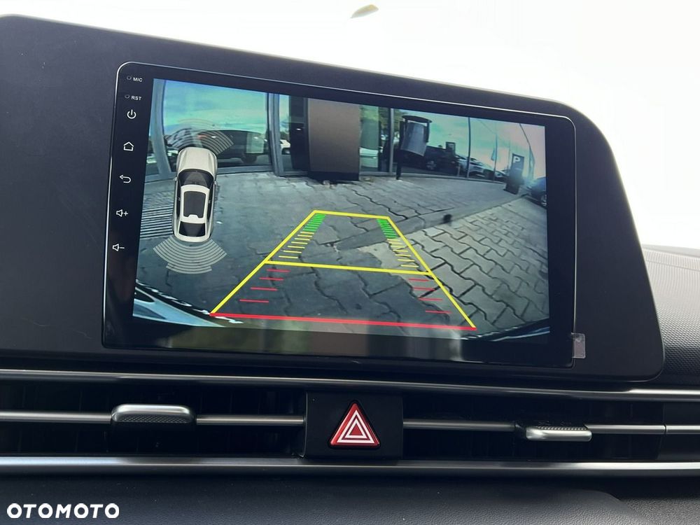 Hyundai Elantra - 14