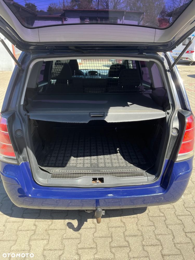 Opel Zafira 1.6 Essentia - 9