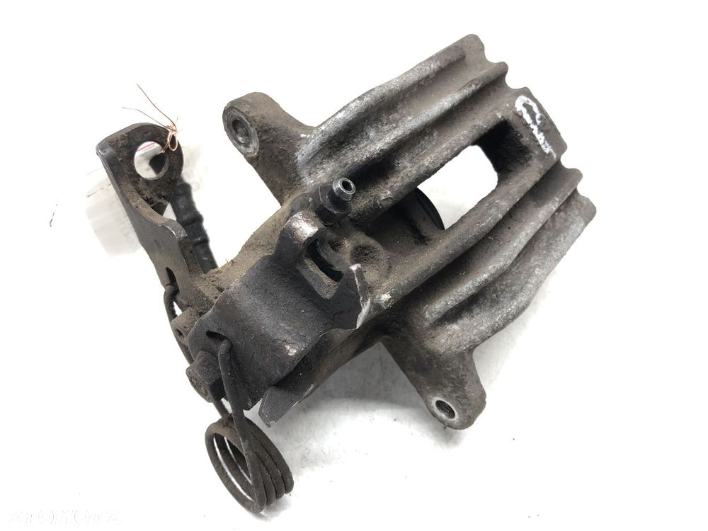 ZACISK TYŁ PRAWY - 86.00 PLN - SKODA SUPERB I (3U4) 2001 - 2008 2.5 TDI 120 kW [163 KM] olej - 2